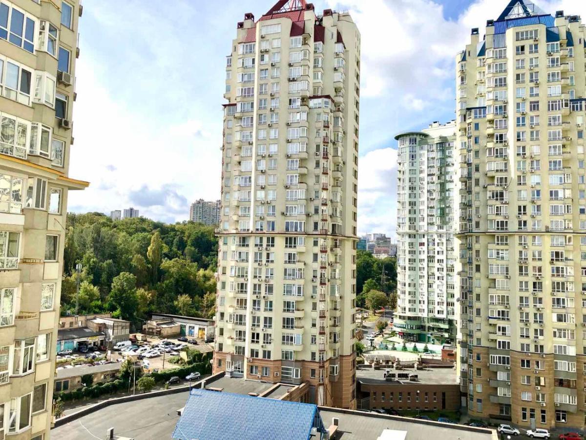 Navit Apartments With Breakfast, Near The Railway Station, The City Center, The Park Kiev Exterior foto