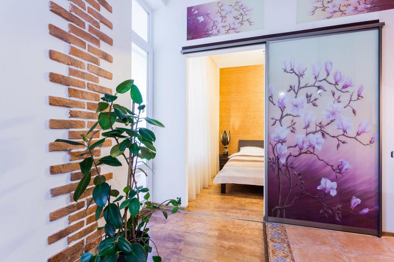Navit Apartments With Breakfast, Near The Railway Station, The City Center, The Park Kiev Exterior foto