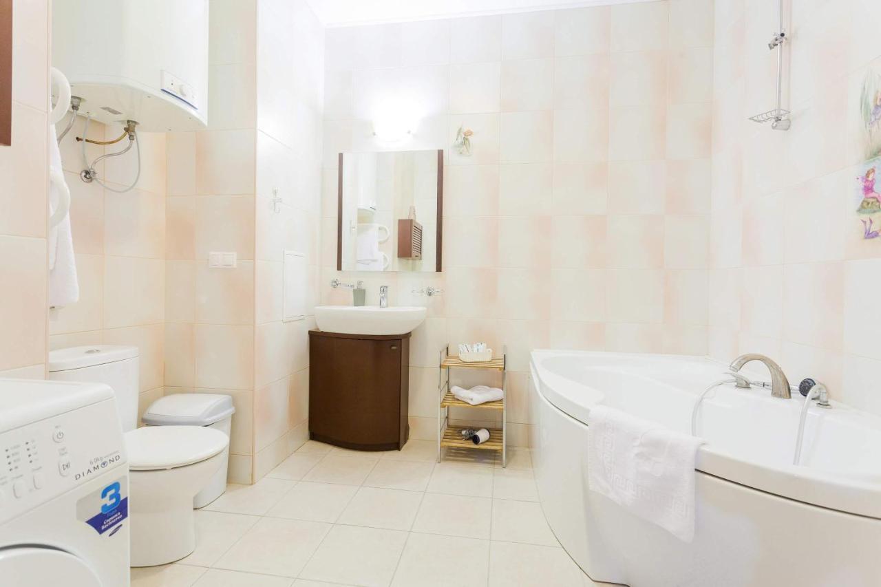 Navit Apartments With Breakfast, Near The Railway Station, The City Center, The Park Kiev Exterior foto